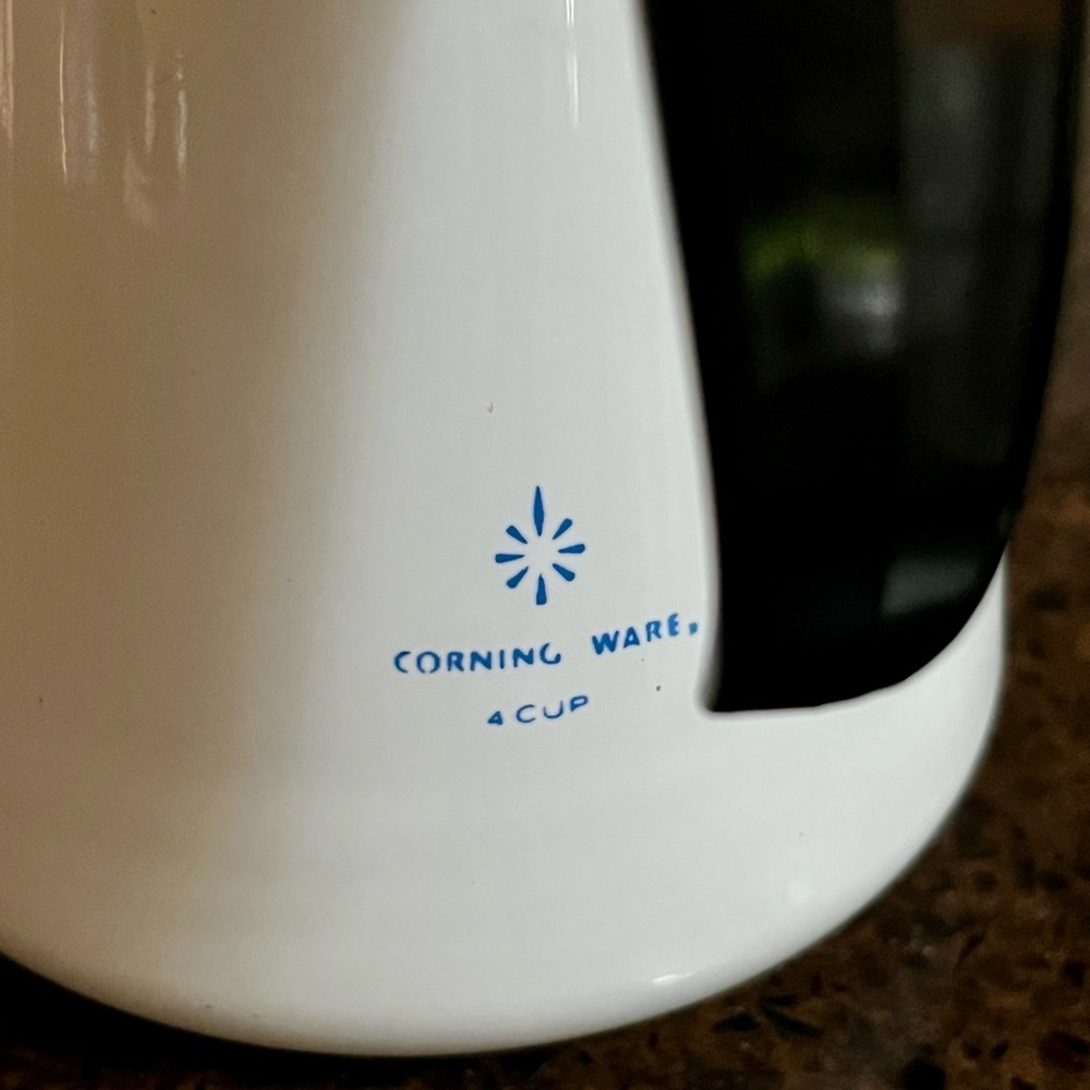 Corningware Vintage 1965 Corning Ware - 4 cup Beverage Server - Picture 3 of 11